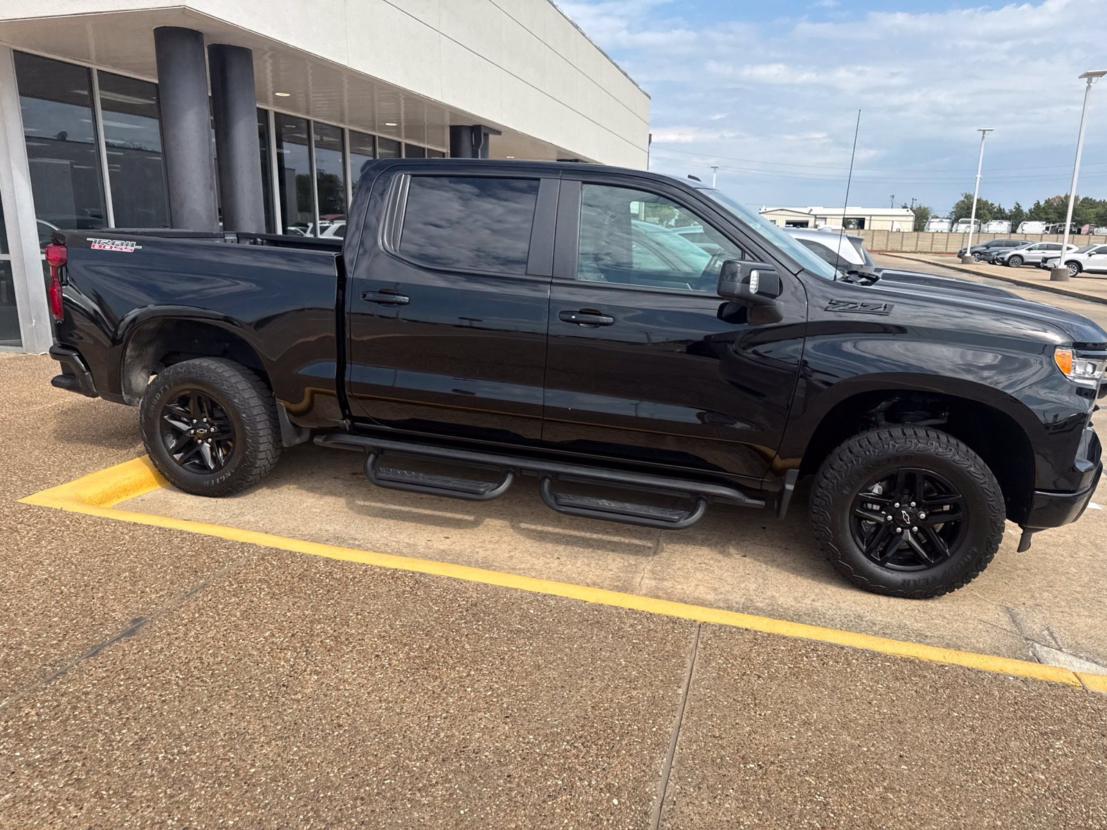 Used 2024 Chevrolet Silverado 1500 LT Trail Boss w/ LT Trail Boss Premium Package AWD/4WD image 21