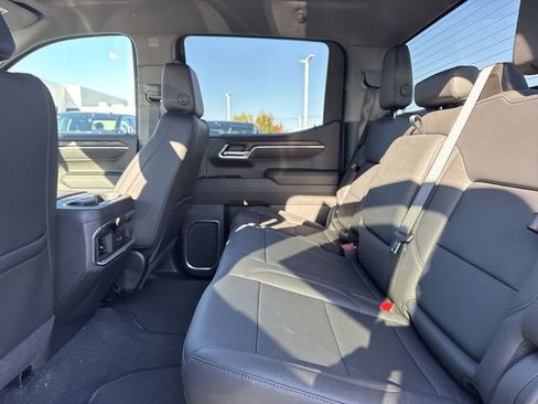New 2026 GMC Sierra 1500 SLT w/ SLT Premium Package AWD/4WD image 9