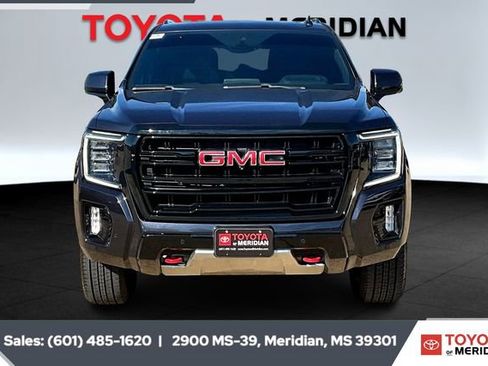 Used 2023 GMC Yukon AT4 w/ AT4 Premium Package image 3
