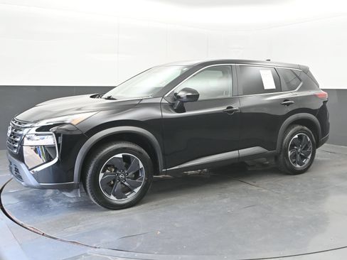 Used 2025 Nissan Rogue SV FWD image 9