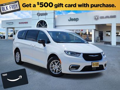 New 2026 Chrysler Pacifica Select