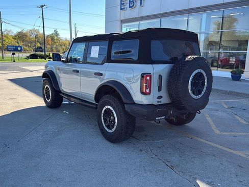 Used 2022 Ford Bronco Badlands w/ Sasquatch Package image 3