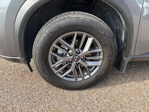 Certified 2025 Nissan Rogue S FWD image 10