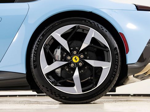 Certified 2025 Ferrari 12Cilindri RWD image 20