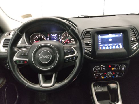 Used 2019 Jeep Compass Latitude w/ Safety & Security Group image 22