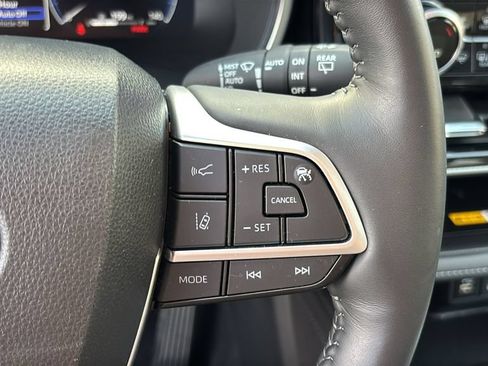 Used 2024 Toyota Highlander Platinum AWD/4WD image 20