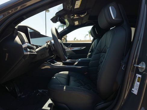 New 2026 BMW 740i RWD image 7