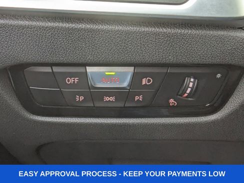 Used 2021 BMW 330e w/ Convenience Package image 41