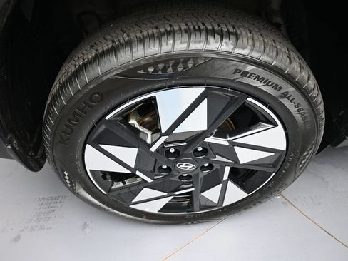 Certified 2025 Hyundai Kona SEL AWD/4WD image 12