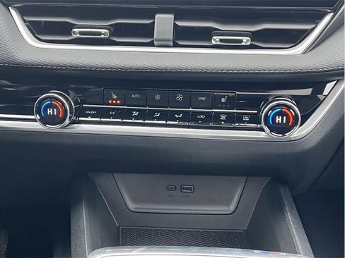 New 2026 Chevrolet Equinox LT w/ Convenience Package II image 45