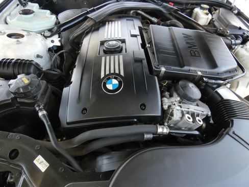 Used 2015 BMW Z4 sDrive35is image 58
