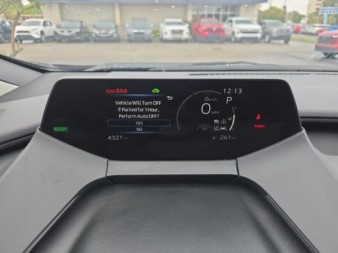 Used 2025 Toyota Prius FWD image 34