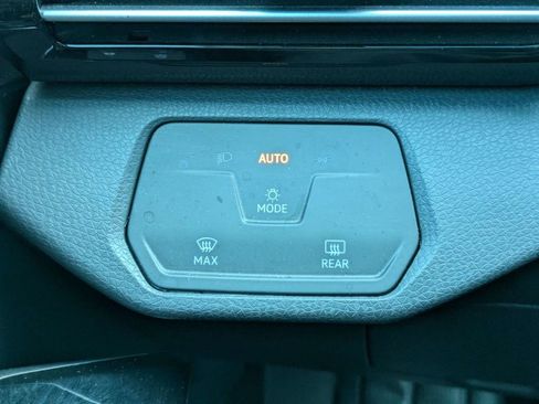 Used 2023 Volkswagen ID.4 Pro RWD image 31