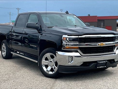 Used 2017 Chevrolet Silverado 1500 LT w/ LT Eassist Package AWD/4WD image 36