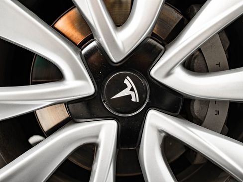 Used 2019 Tesla Model 3 Long Range RWD image 8