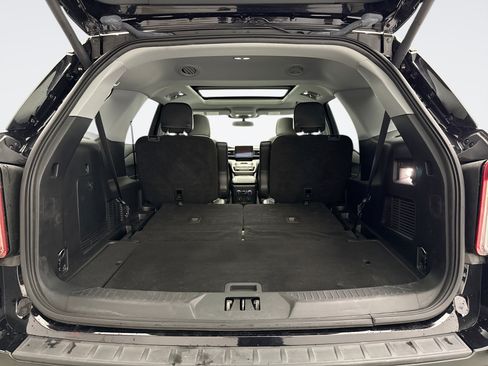 Used 2023 Ford Explorer XLT w/ Equipment Group 202A AWD/4WD image 20