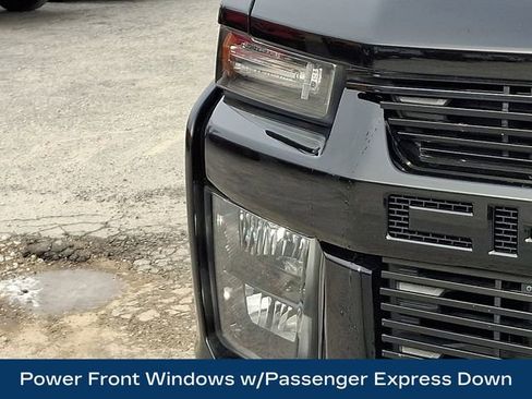 Used 2021 Chevrolet Silverado 2500 Custom w/ Custom Value Package image 12