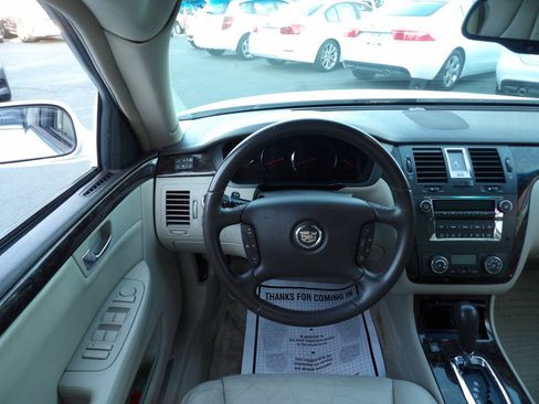 Used 2009 Cadillac DTS FWD image 5