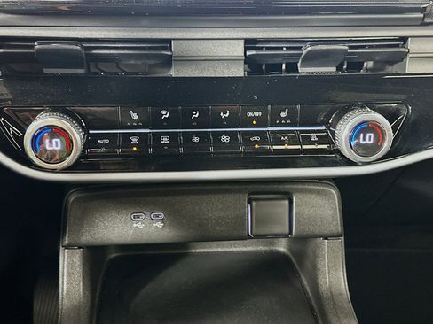 Used 2024 Honda Prologue EX image 24