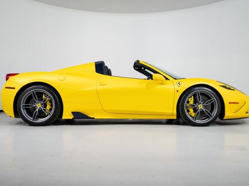 Used 2015 Ferrari 458 Speciale A image 21