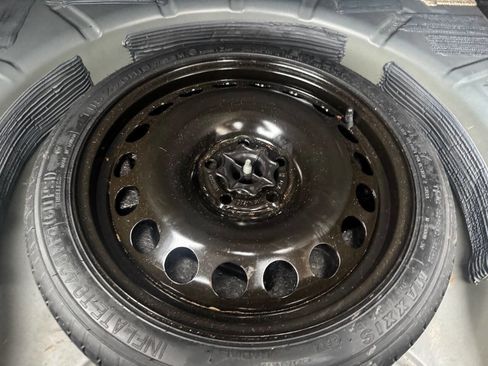 Used 2014 Chevrolet Cruze LS image 14