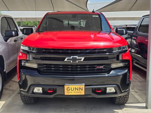 Used 2021 Chevrolet Silverado 1500 LT Trail Boss w/ Convenience Package II AWD/4WD image 2