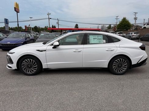 New 2025 Hyundai Sonata Limited image 4