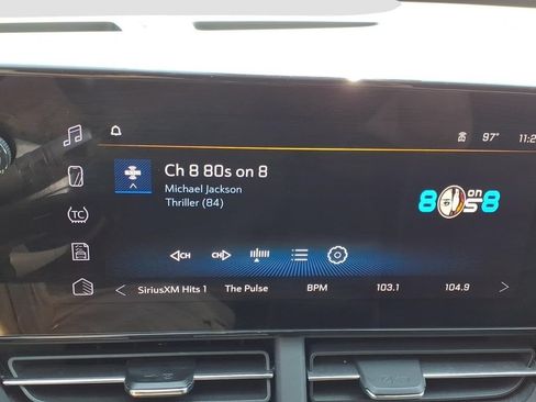 Used 2025 Chevrolet Trax LT FWD image 18