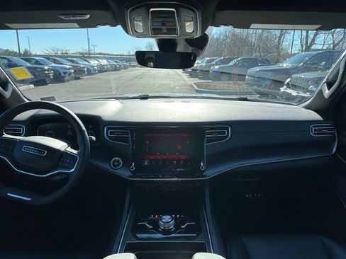 Used 2024 Jeep Wagoneer L Series III w/ Flexible Seating Group image 28