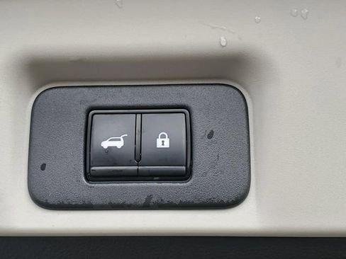 Certified 2023 Nissan Ariya FWD image 12