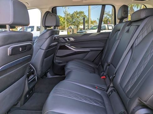 Used 2025 BMW X7 xDrive40i image 16