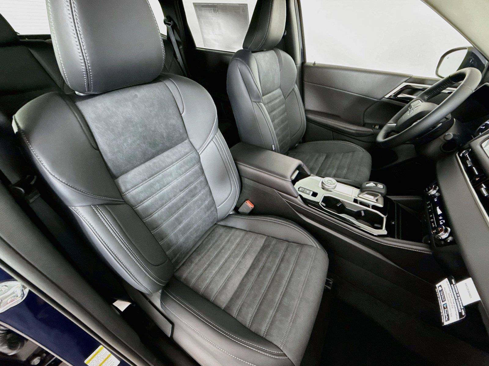 New 2026 Mitsubishi Outlander SE FWD image 30