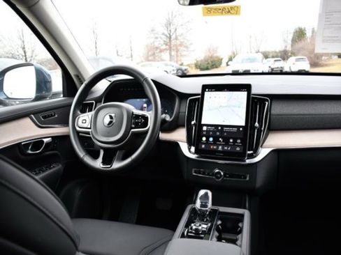 Certified 2025 Volvo XC90 B5 Plus image 18