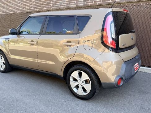 Used 2015 Kia Soul FWD image 5