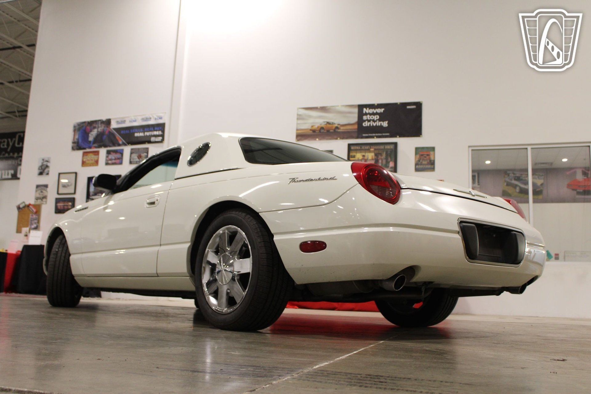Used 2002 Ford Thunderbird RWD image 8