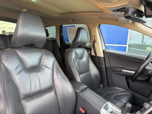 Used 2012 Volvo XC60 T6 image 16