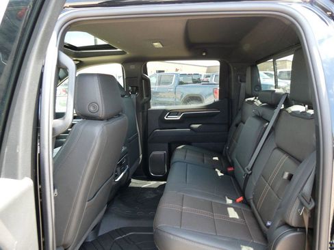 New 2026 Chevrolet Silverado 1500 High Country w/ High Country Premium Package AWD/4WD image 17