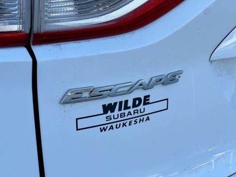 Used 2015 Ford Escape SE w/ Equipment Group 201A image 17