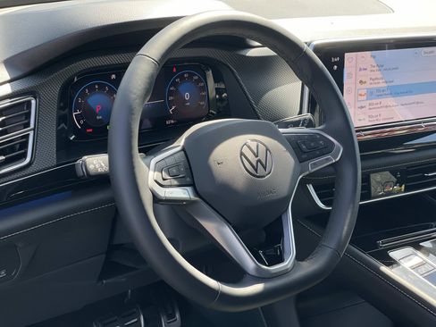 Certified 2025 Volkswagen Atlas Cross Sport SEL Premium R-Line AWD/4WD image 8