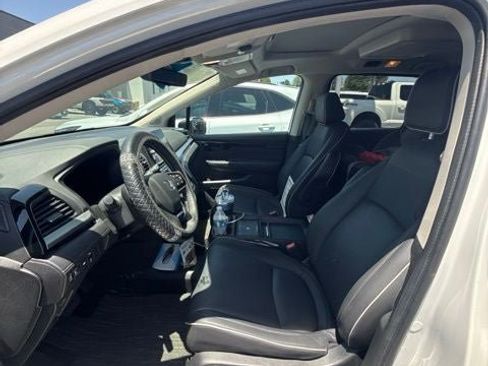 Used 2025 Honda Odyssey Touring image 10