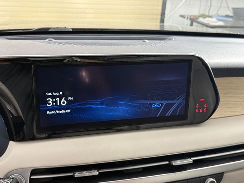 Used 2023 Hyundai Palisade Limited FWD image 21