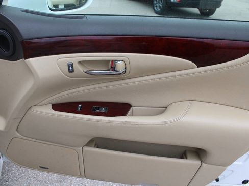Used 2007 Lexus LS 460 RWD image 12
