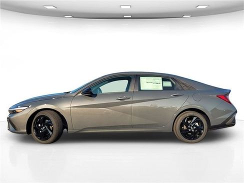 New 2026 Hyundai Elantra Sport FWD image 5