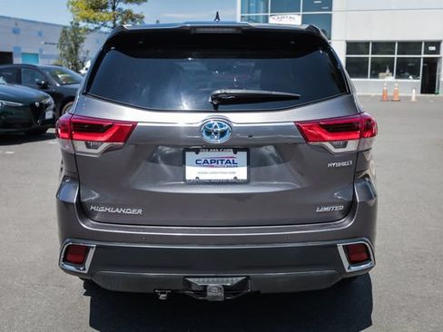Used 2017 Toyota Highlander Limited Platinum AWD/4WD image 16