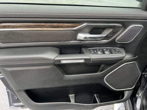 Used 2019 RAM 1500 Laramie image 11