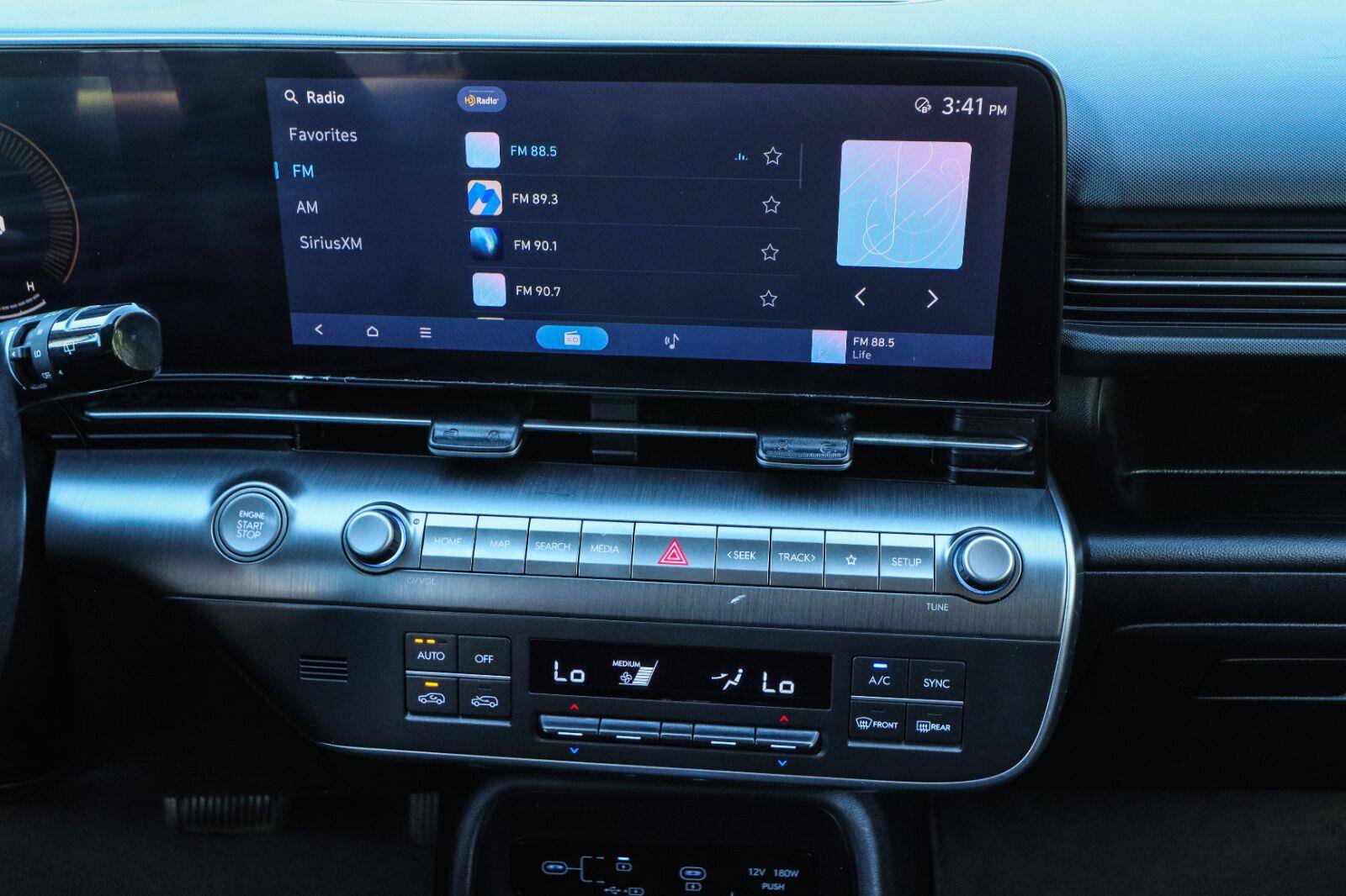 Used 2024 Hyundai Kona SEL AWD/4WD image 25