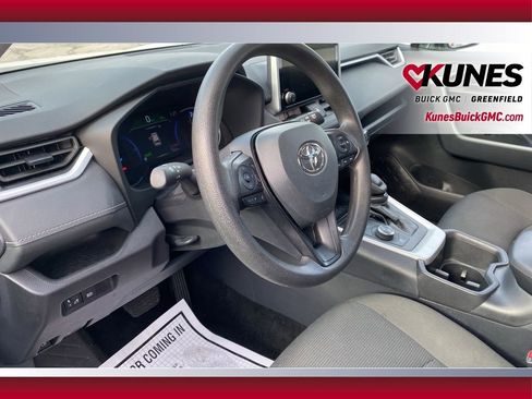 Used 2025 Toyota RAV4 LE image 19