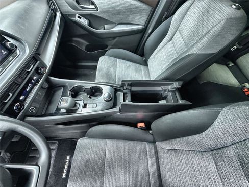 Used 2023 Nissan Rogue SV AWD/4WD image 16