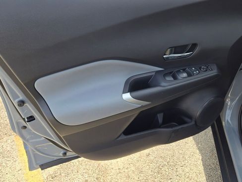 Used 2024 Nissan Kicks SR w/ SR Premium Package image 19