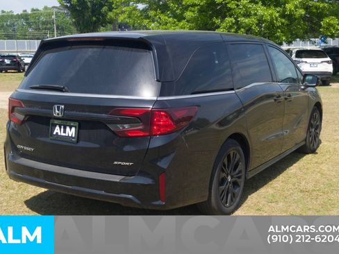 Used 2025 Honda Odyssey Sport-L image 5